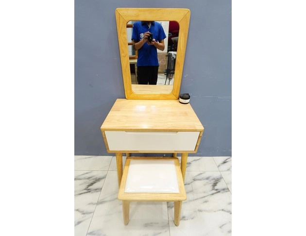 簡約風化妝台附椅